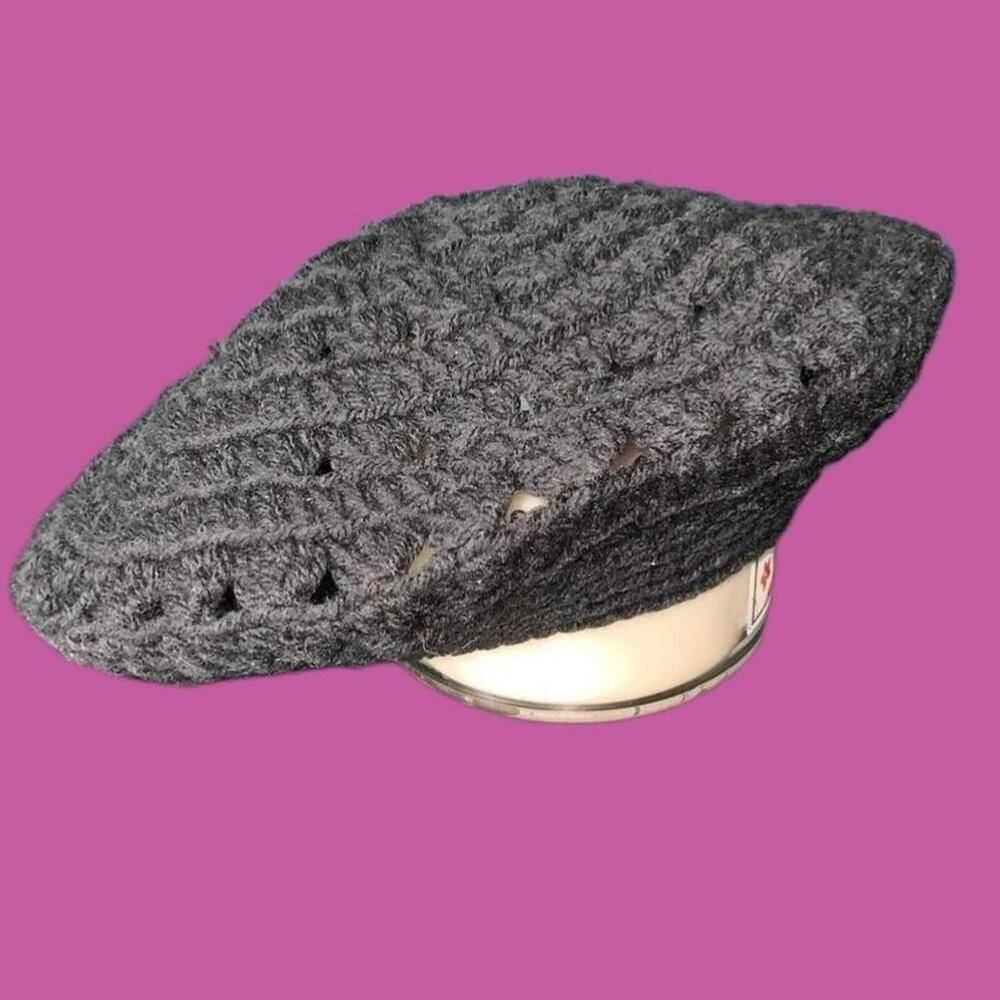 VINTAGE BLACK CROCHET BERET COQUETTE TWEE